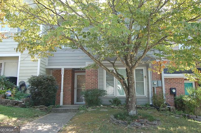 223 Triple Oaks Drive, Tucker, GA 30084