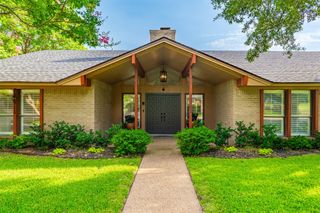 11721 Pine Creek Court, Fort Worth, TX 76008