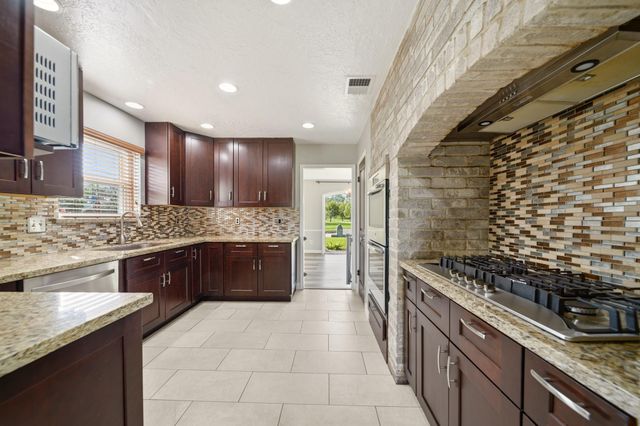 3002 Hampton Drive, Missouri City, TX 77459