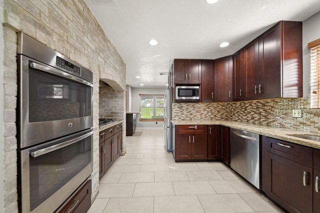 3002 Hampton Drive, Missouri City, TX 77459