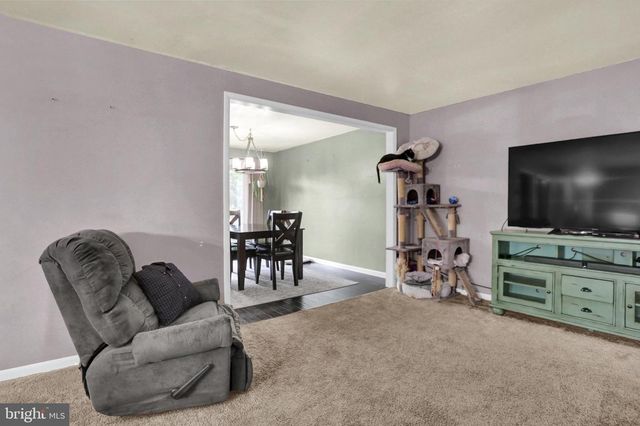 100 N FAIRVILLE AVE, Harrisburg, PA 17112