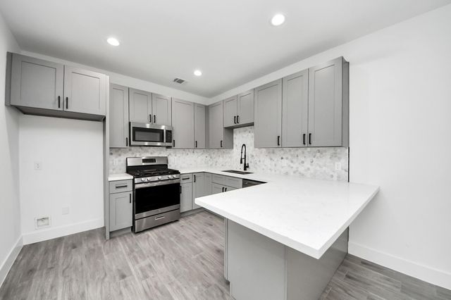 7413 N Star Street A, Houston, TX 77088