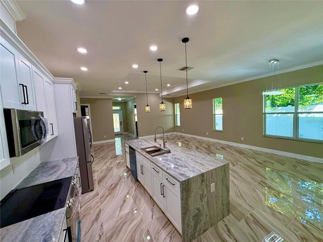 8511 N NEWPORT AVENUE, Tampa, FL 33604