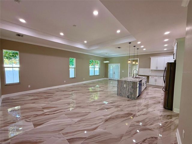 8511 N NEWPORT AVENUE, Tampa, FL 33604