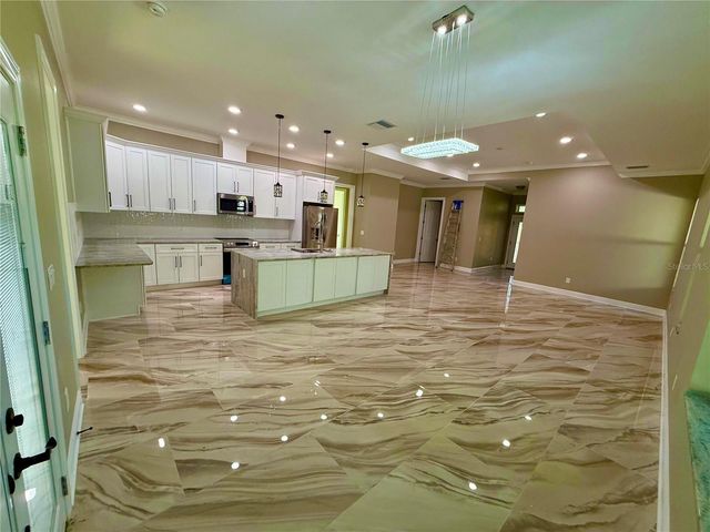 8511 N NEWPORT AVENUE, Tampa, FL 33604