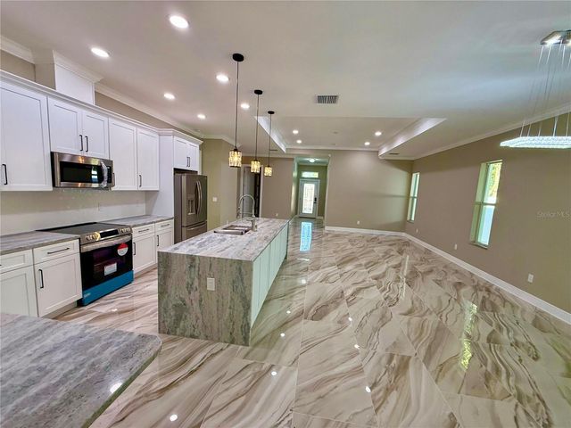 8511 N NEWPORT AVENUE, Tampa, FL 33604