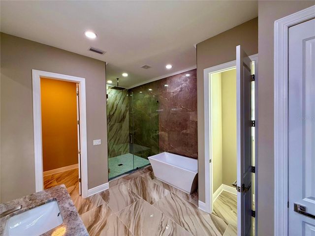 8511 N NEWPORT AVENUE, Tampa, FL 33604