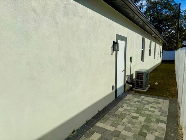 8511 N NEWPORT AVENUE, Tampa, FL 33604