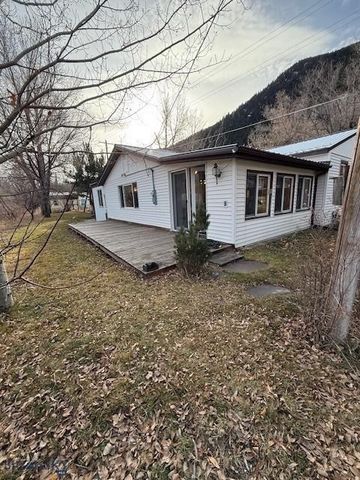 5042 US Highway 89 S, Livingston, MT 59047