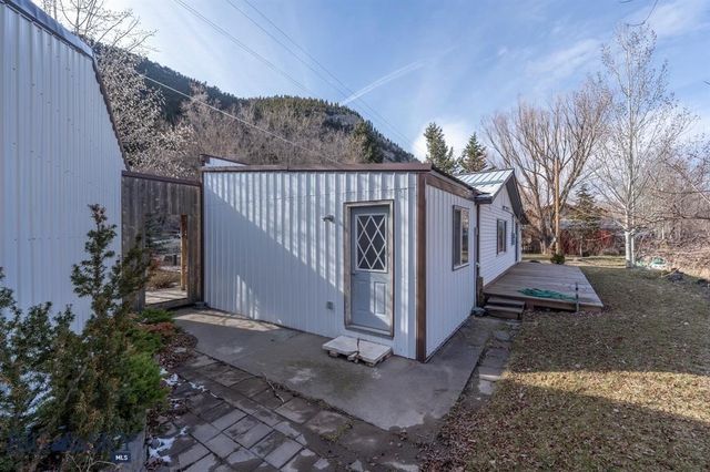 5042 US Highway 89 S, Livingston, MT 59047
