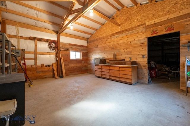 5042 US Highway 89 S, Livingston, MT 59047