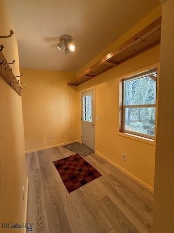 5042 US Highway 89 S, Livingston, MT 59047