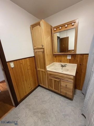 5042 US Highway 89 S, Livingston, MT 59047