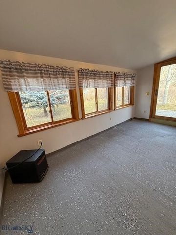 5042 US Highway 89 S, Livingston, MT 59047