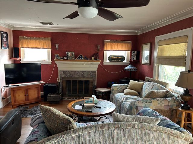 39 Robert Street, Patchogue, NY 11772