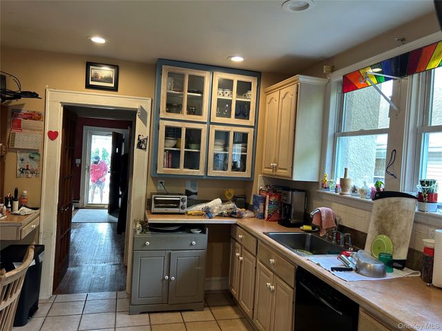 39 Robert Street, Patchogue, NY 11772