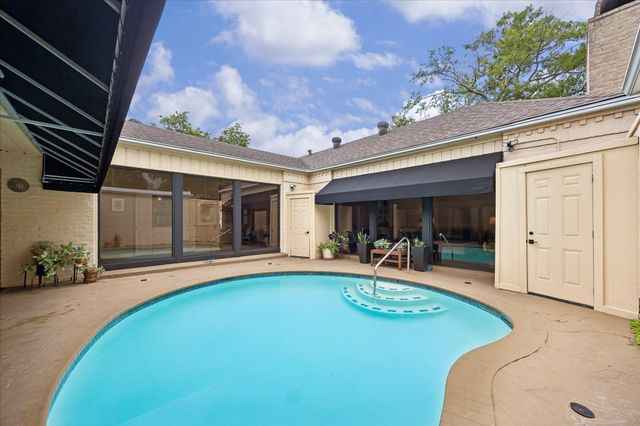 306 Gessner Road, Bunker Hill Village, TX 77024