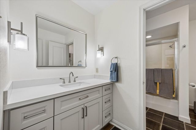 306 Gessner Road, Bunker Hill Village, TX 77024