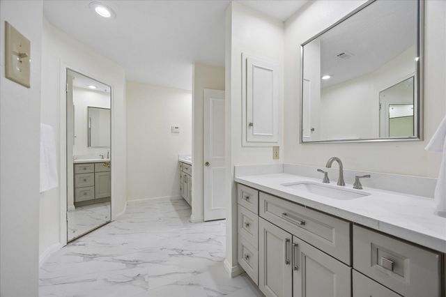 306 Gessner Road, Bunker Hill Village, TX 77024