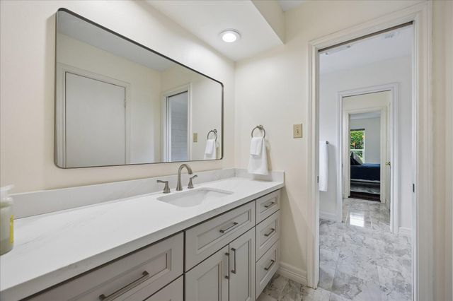 306 Gessner Road, Bunker Hill Village, TX 77024