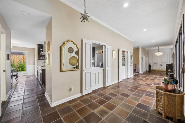 306 Gessner Road, Bunker Hill Village, TX 77024