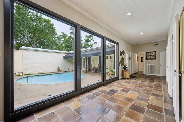 306 Gessner Road, Bunker Hill Village, TX 77024