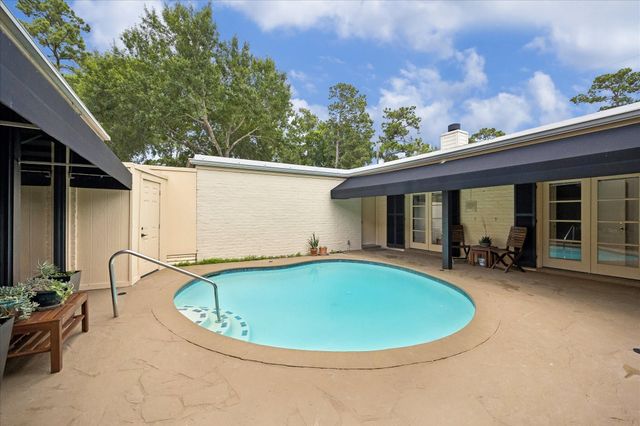 306 Gessner Road, Bunker Hill Village, TX 77024