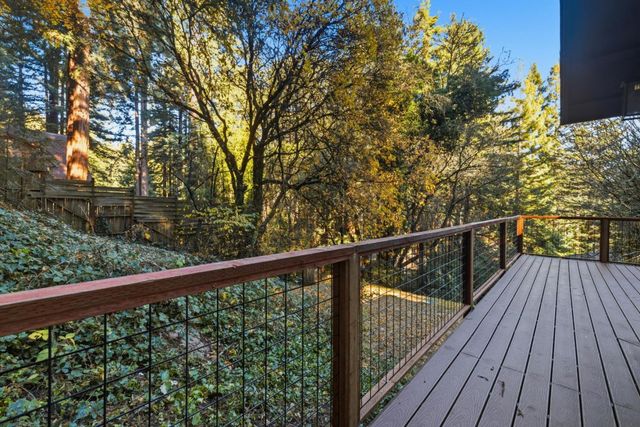 831 Hillcrest Drive, Felton, CA 95018