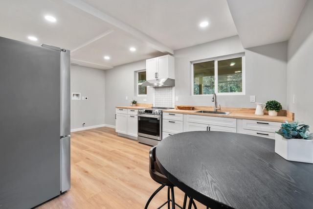 831 Hillcrest Drive, Felton, CA 95018