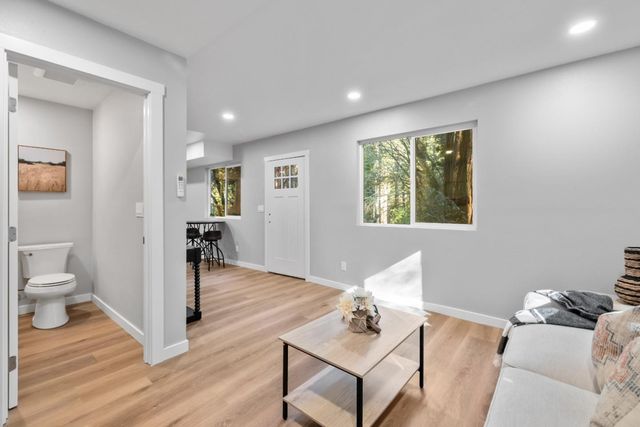 831 Hillcrest Drive, Felton, CA 95018