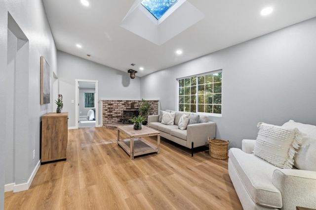 831 Hillcrest Drive, Felton, CA 95018