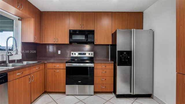 9741 NW 5th St 9741, Pembroke Pines, FL 33024