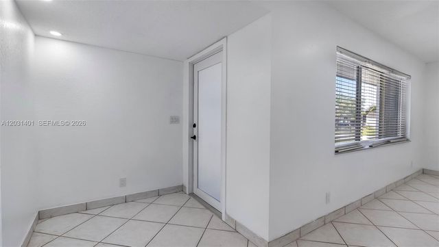 9741 NW 5th St 9741, Pembroke Pines, FL 33024