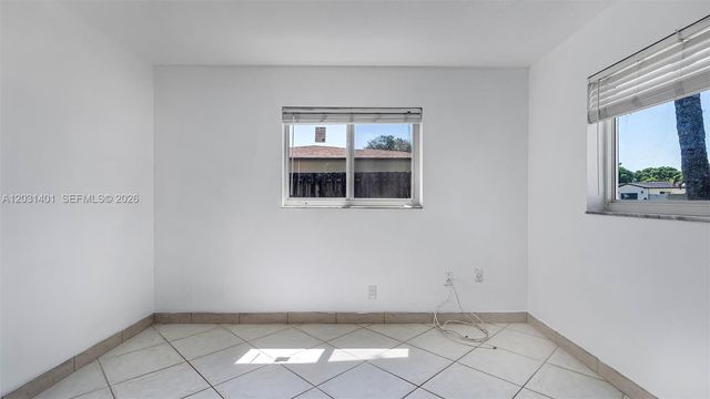9741 NW 5th St 9741, Pembroke Pines, FL 33024