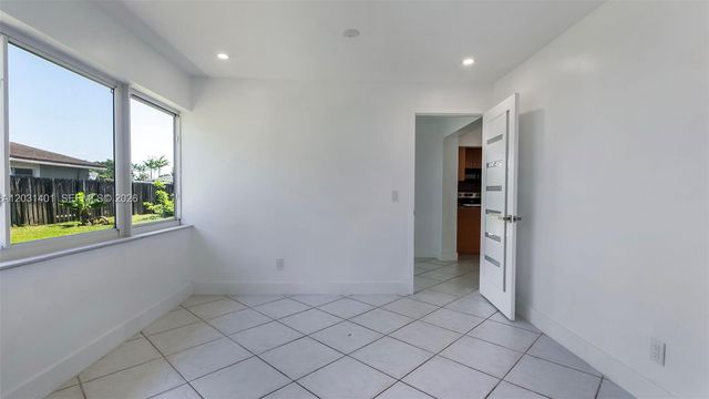 9741 NW 5th St 9741, Pembroke Pines, FL 33024