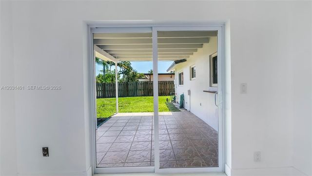 9741 NW 5th St 9741, Pembroke Pines, FL 33024
