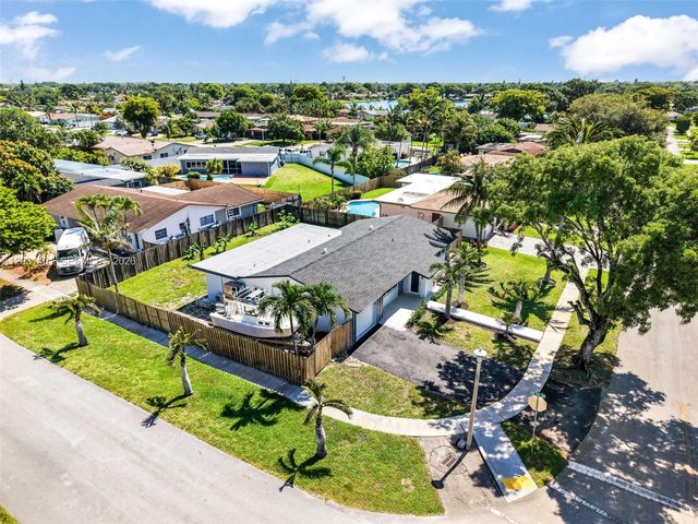9741 NW 5th St 9741, Pembroke Pines, FL 33024
