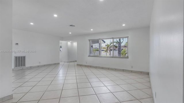 9741 NW 5th St 9741, Pembroke Pines, FL 33024