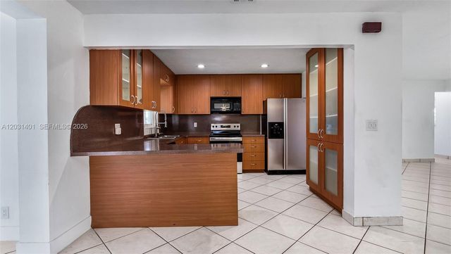 9741 NW 5th St 9741, Pembroke Pines, FL 33024
