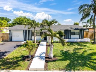 9741 NW 5th St 9741, Pembroke Pines, FL 33024