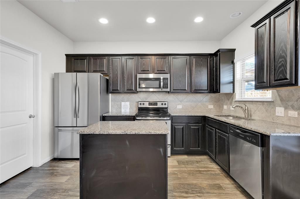 517 Pinnacle DR, Georgetown, TX 78626