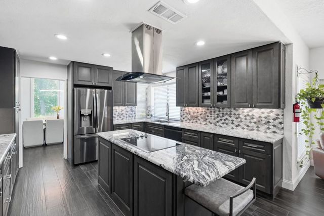 408 Arcadia Street, Hurst, TX 76053