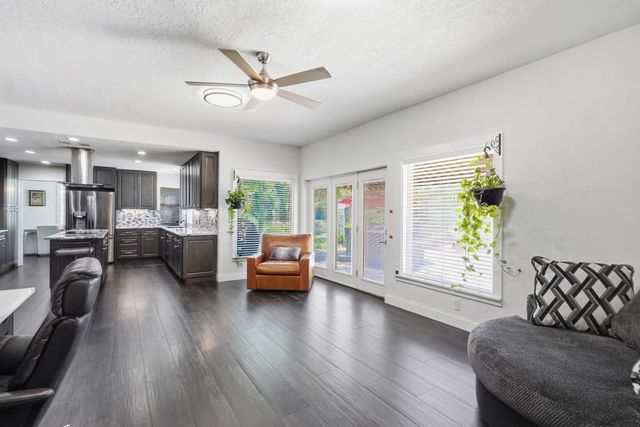 408 Arcadia Street, Hurst, TX 76053
