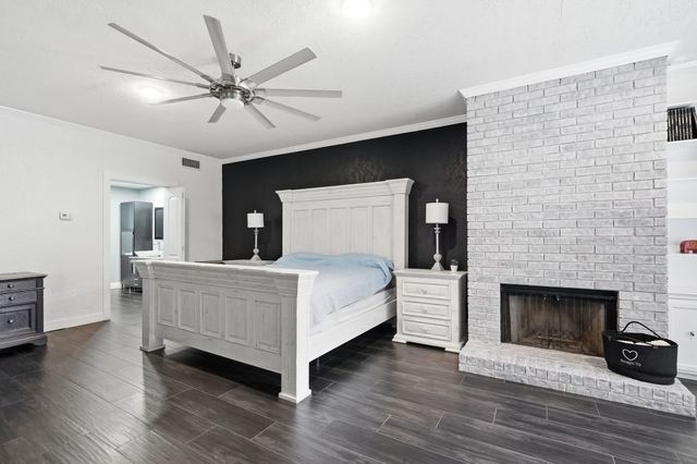 408 Arcadia Street, Hurst, TX 76053