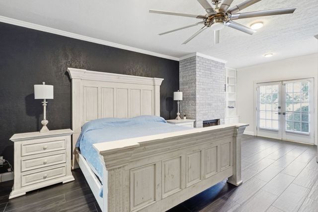 408 Arcadia Street, Hurst, TX 76053