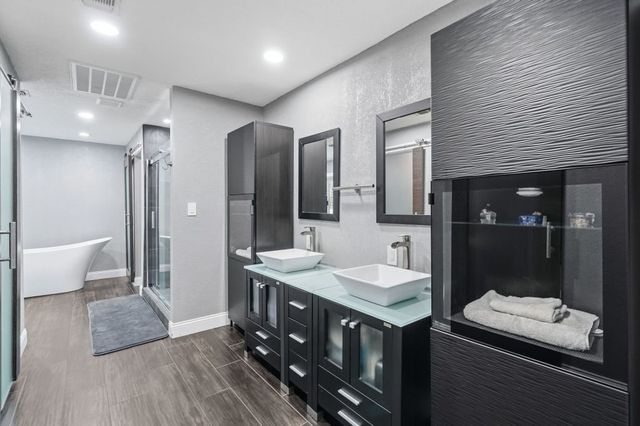 408 Arcadia Street, Hurst, TX 76053