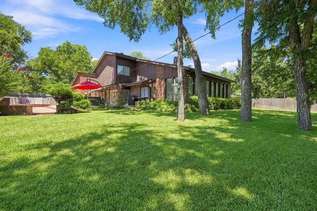 408 Arcadia Street, Hurst, TX 76053