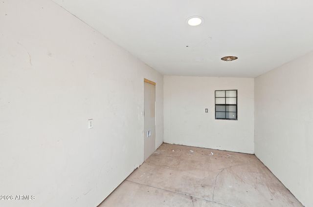 2922 E KINGS Avenue, Phoenix, AZ 85032
