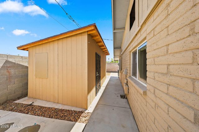 2922 E KINGS Avenue, Phoenix, AZ 85032