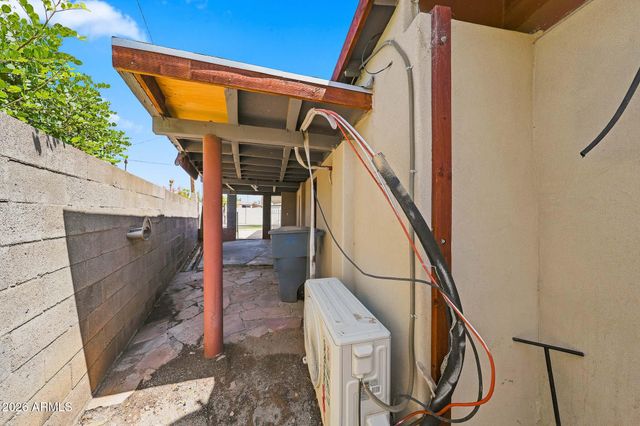 2922 E KINGS Avenue, Phoenix, AZ 85032